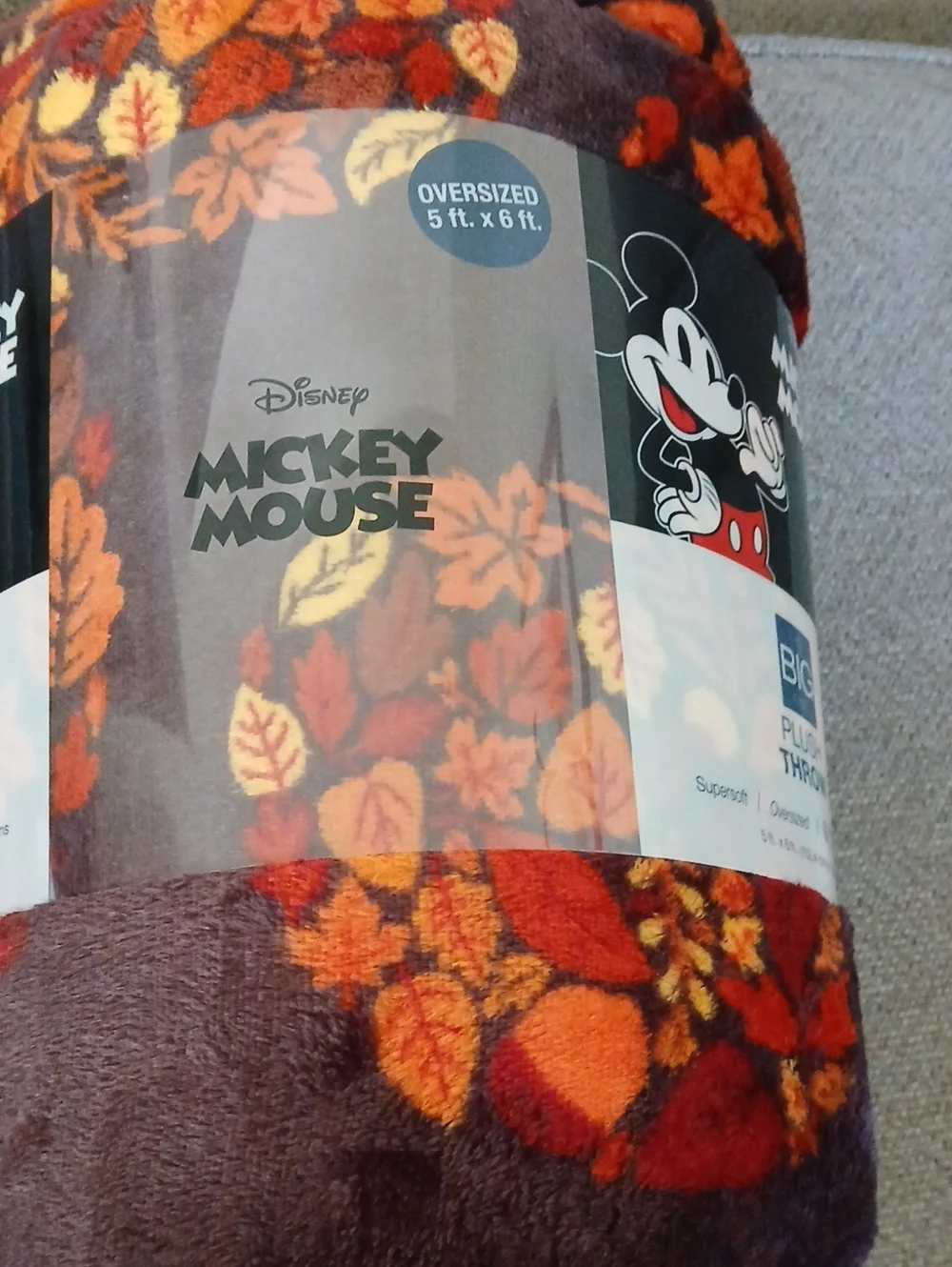 NEW Mickey Mouse Autumn Leaves Oversized Plush Throw, Brown, Orange, Red, 5'x6'